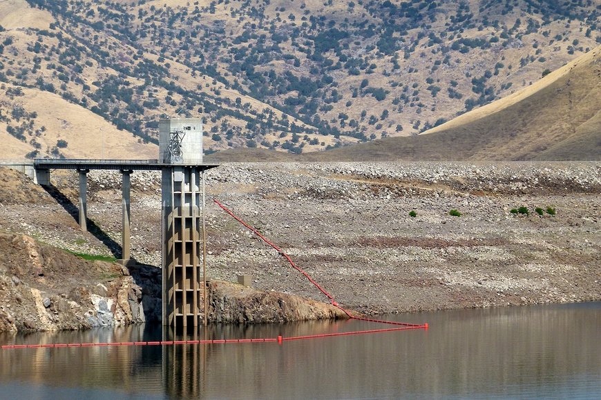 Effective wireless telemetry system selection for geographically dispersed water networks